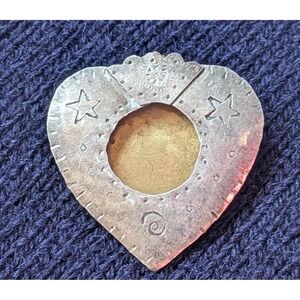 Sterling Silver Vintage Heart photo Frame Brooch Native American signed‎ Pin